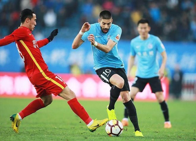 关键时刻法兰克福战术微调:中超节点到来,球迷炸锅,训练强度明显提升(2024法兰克福关键赛)-ewc在线入口