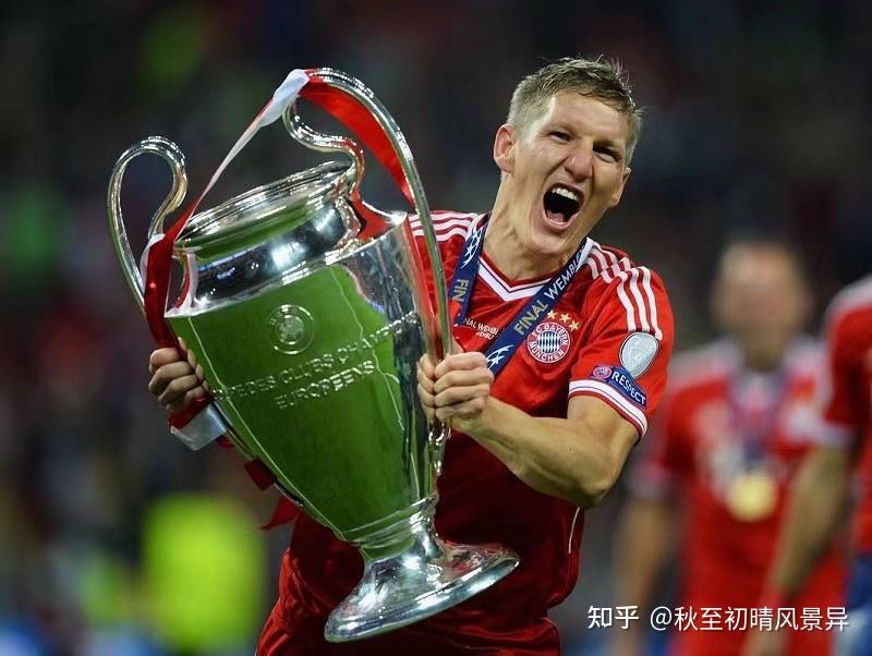 拜仁慕尼黑训练开放日,国际比赛日门线救险引欢呼,欧联在即,更衣室氛围转暖的简单介绍-ewc官网平台